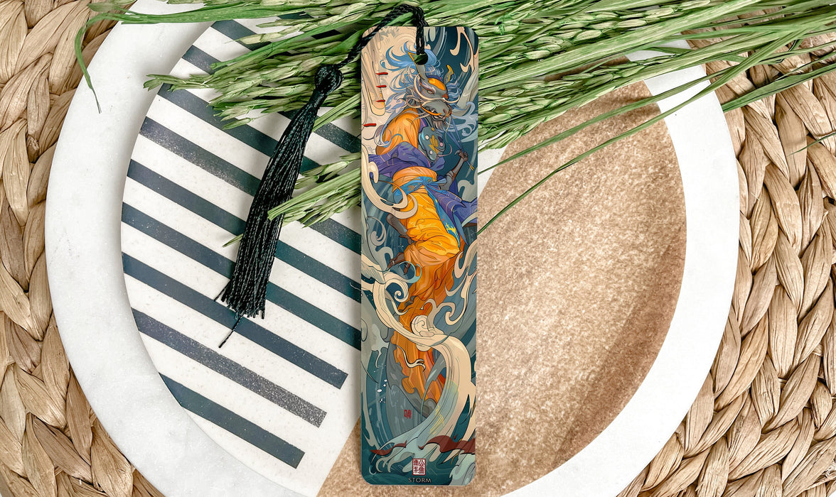 a vase with a dragon on it sitting on a plate