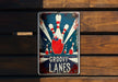 a sign that says groovy lanes on it