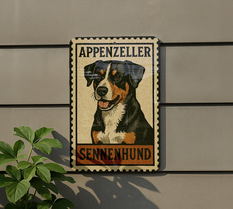 a sign with a picture of a dog, specifically an Appenzeller, and the word "Sennenzund" below it.